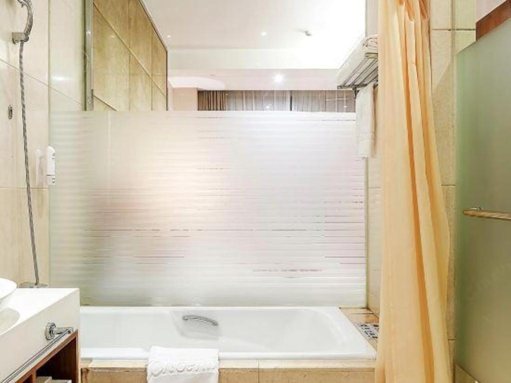 Suzhou Phoenix Hotspring Resort Zhangjiagang Exterior foto