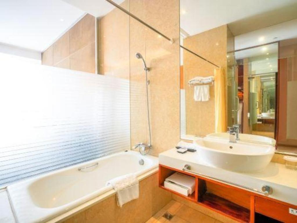 Suzhou Phoenix Hotspring Resort Zhangjiagang Exterior foto